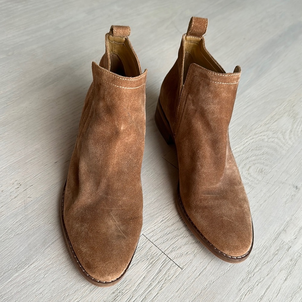 Dolce Vita tan suede booties Tessy size  7 1/2